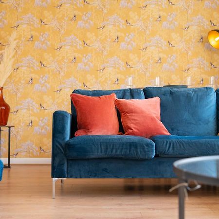 Stylish 4 Bedroom Spacious Retreat With Parking - Sleeps 10 - Families & Contractors Canterbury Esterno foto