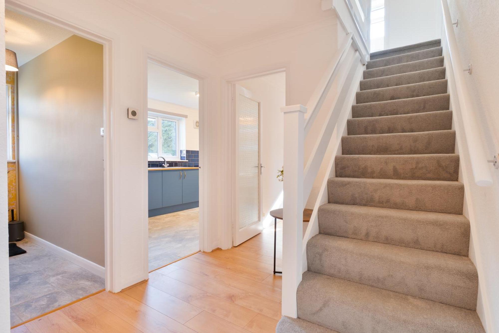 Stylish 4 Bedroom Spacious Retreat With Parking - Sleeps 10 - Families & Contractors Canterbury Esterno foto