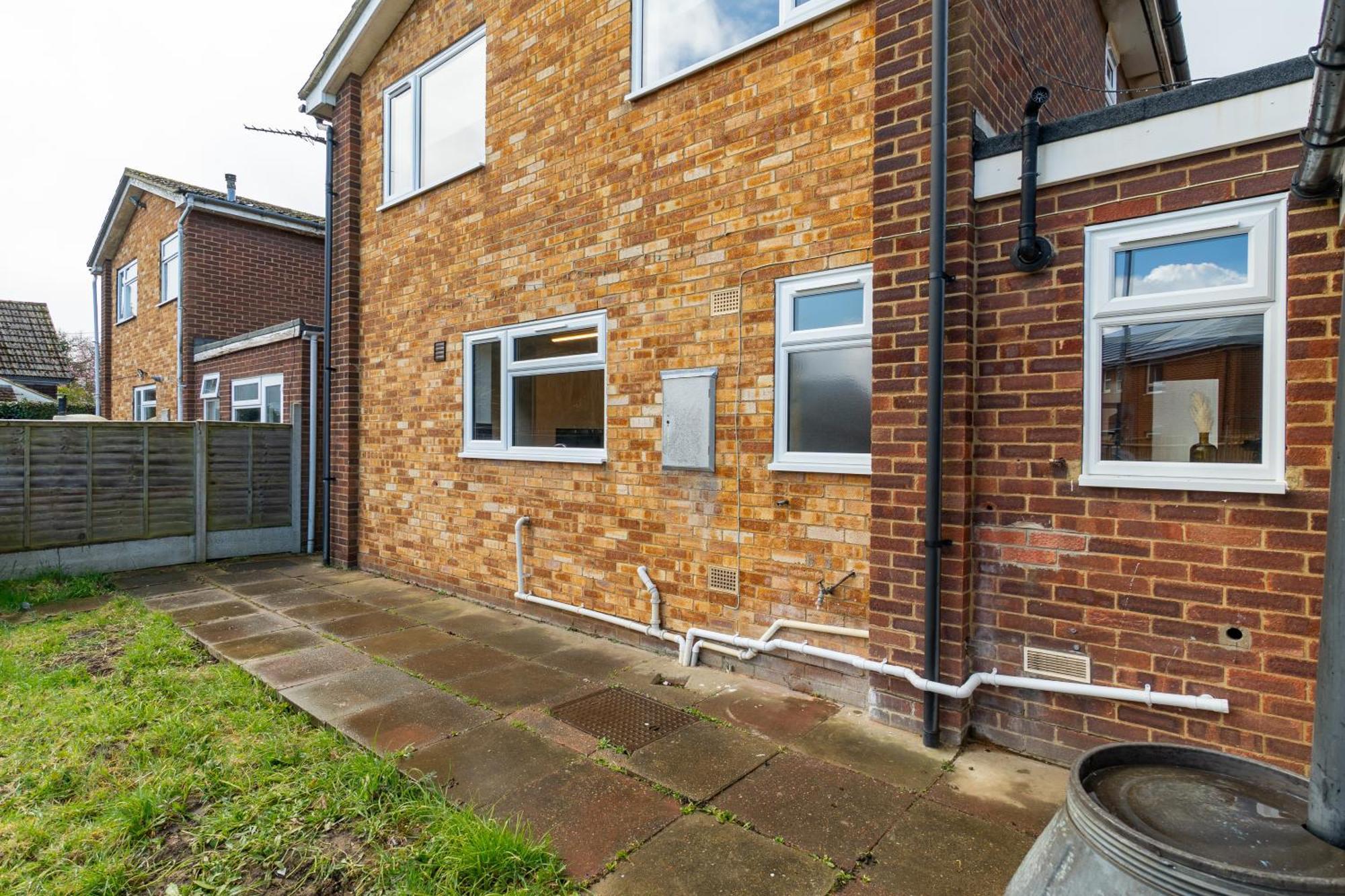 Stylish 4 Bedroom Spacious Retreat With Parking - Sleeps 10 - Families & Contractors Canterbury Esterno foto